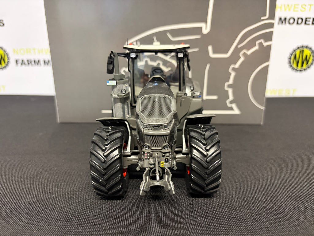 MARGE MODELS 0002675060 1:32 SCALE CLAAS AXION 9.420 CMATIC GREY LIMITED EDITION