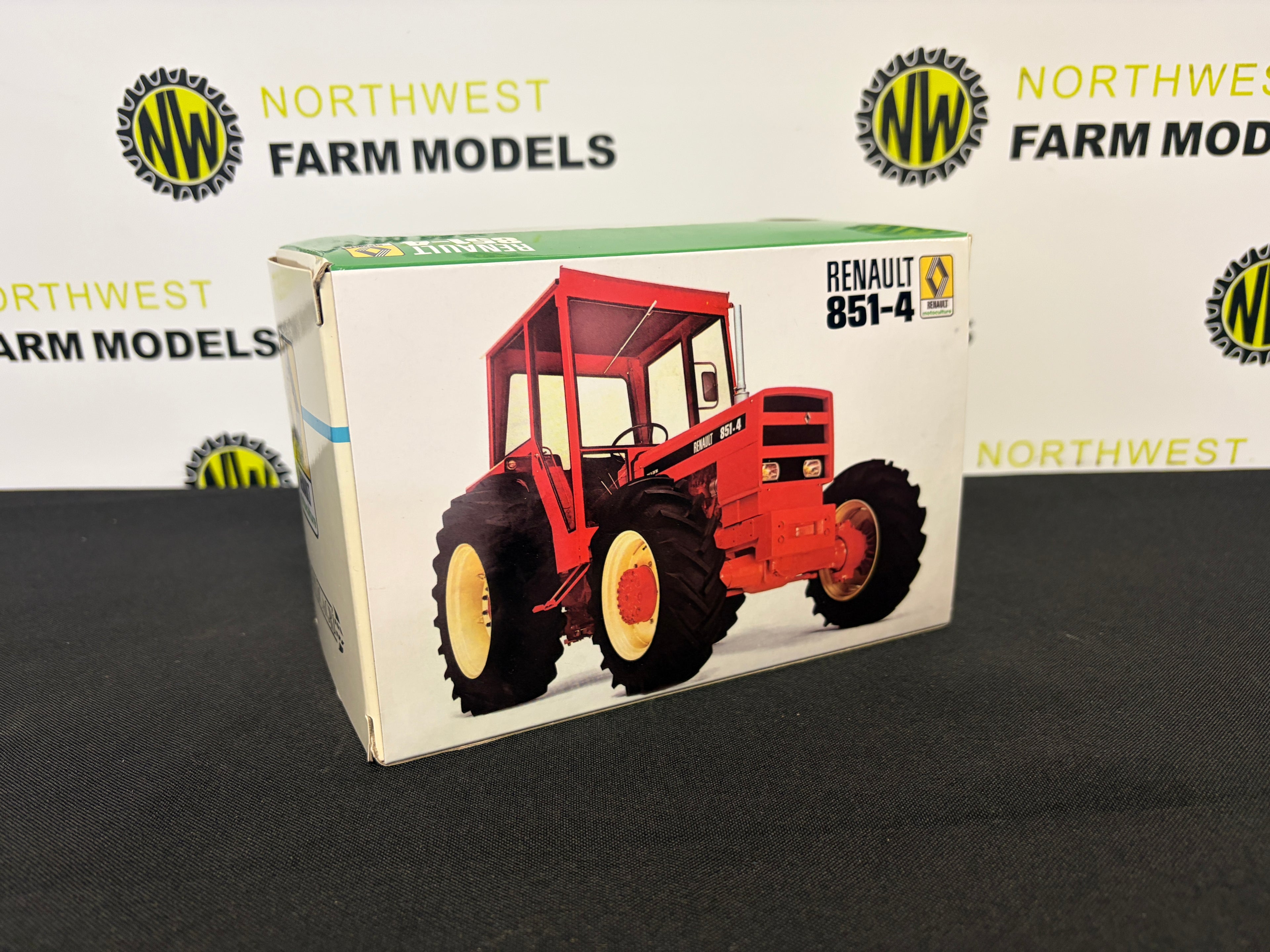 REPLICAGRI 124 1:32 SCALE RENAULT 851-4 TRACTOR
