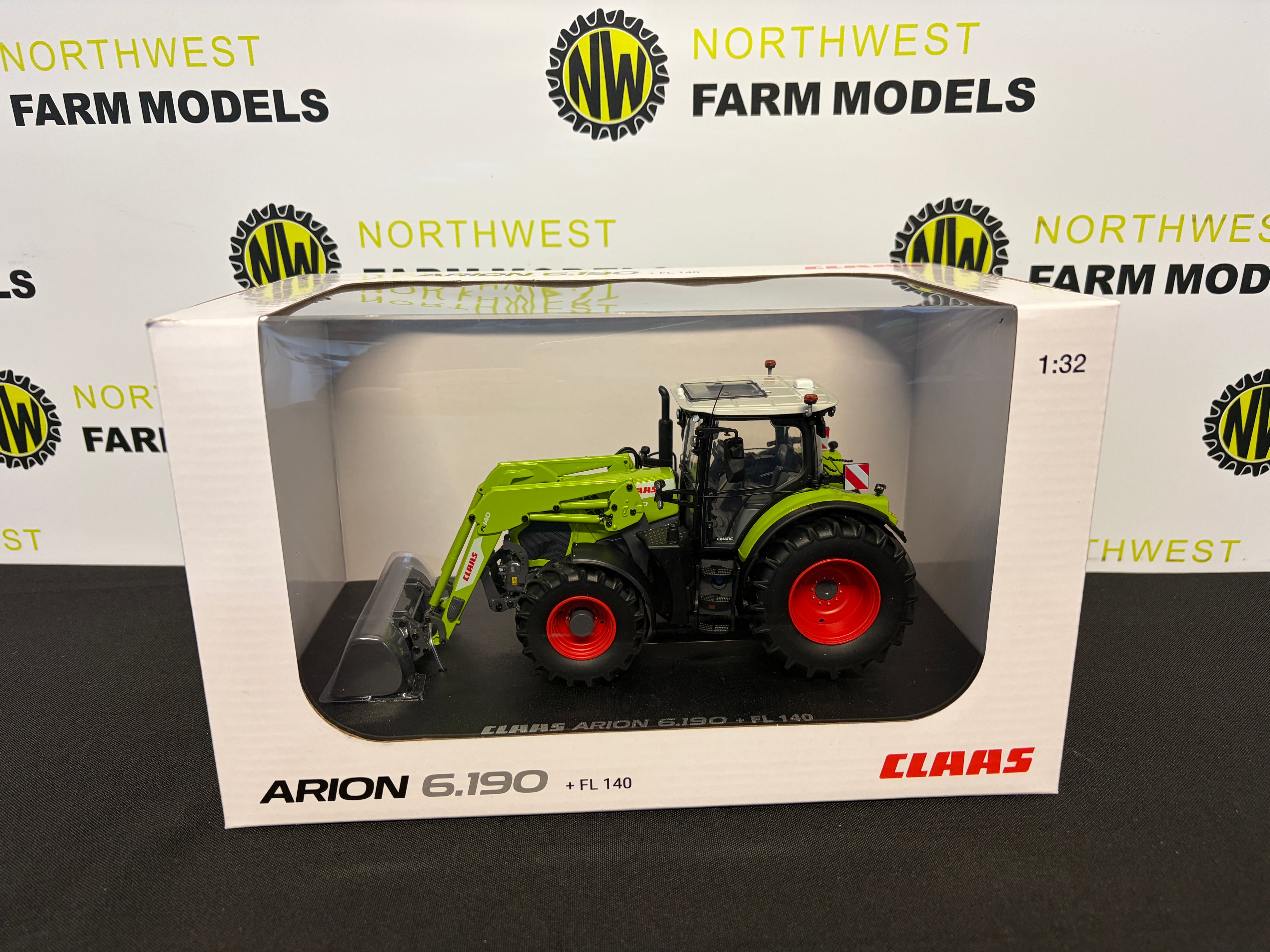 UNIVERSAL HOBBIES 0002675040 1:32 SCALE CLAAS ARION 6.190 CMATIC WITH FL140 FRONT LOADER LIMITED EDITION