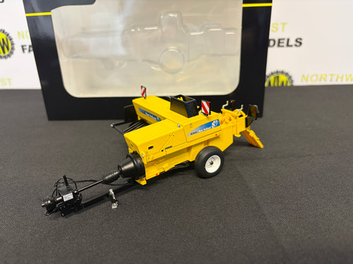MARGE MODELS 2521 1:32 SCALE NEW HOLLAND BC5070 SMALL SQUARE BALER