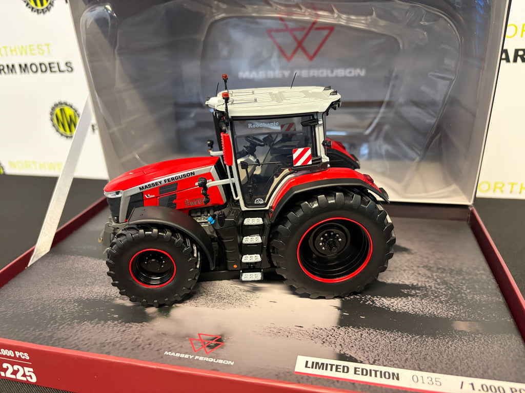 UNIVERSAL HOBBIES 6857 1:32 SCALE MASSEY FERGUSON 8S.225 LIMITED EDITION
