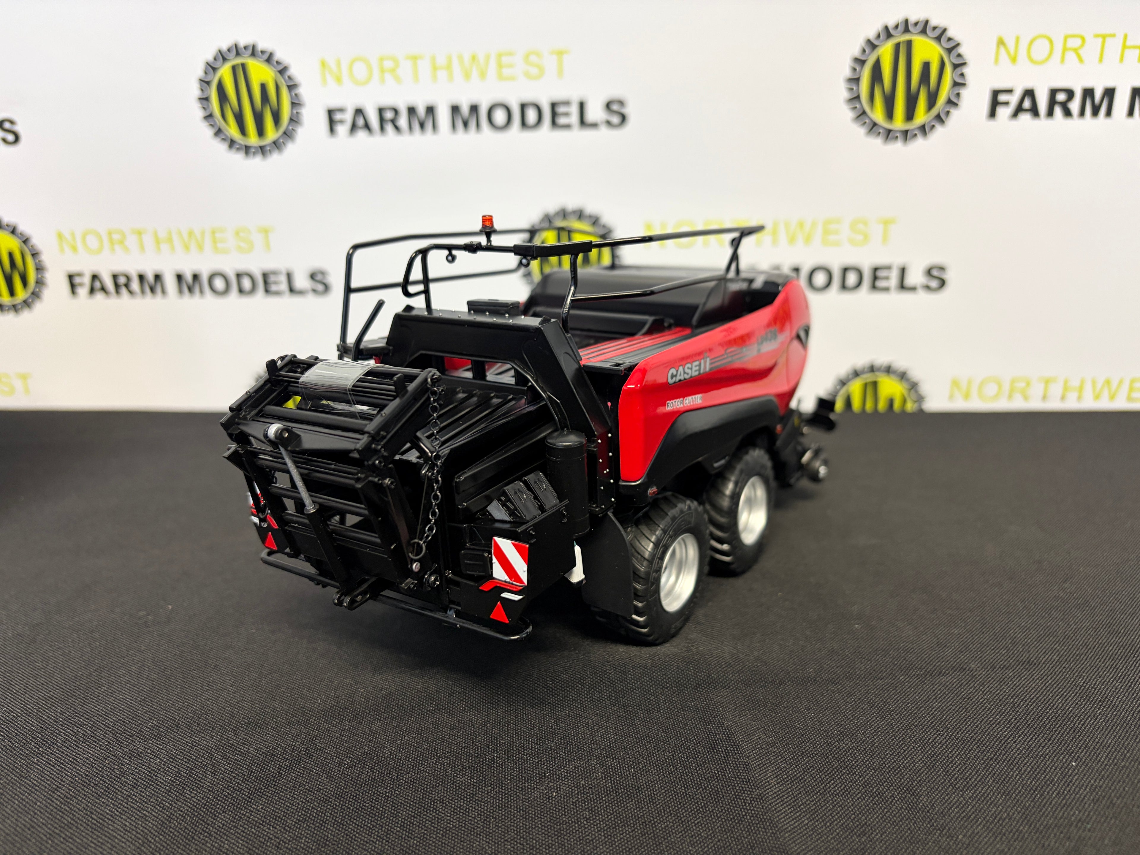 MARGE MODELS 2211 1:32 SCALE CASE IH LB436 BIG SQUARE BALER