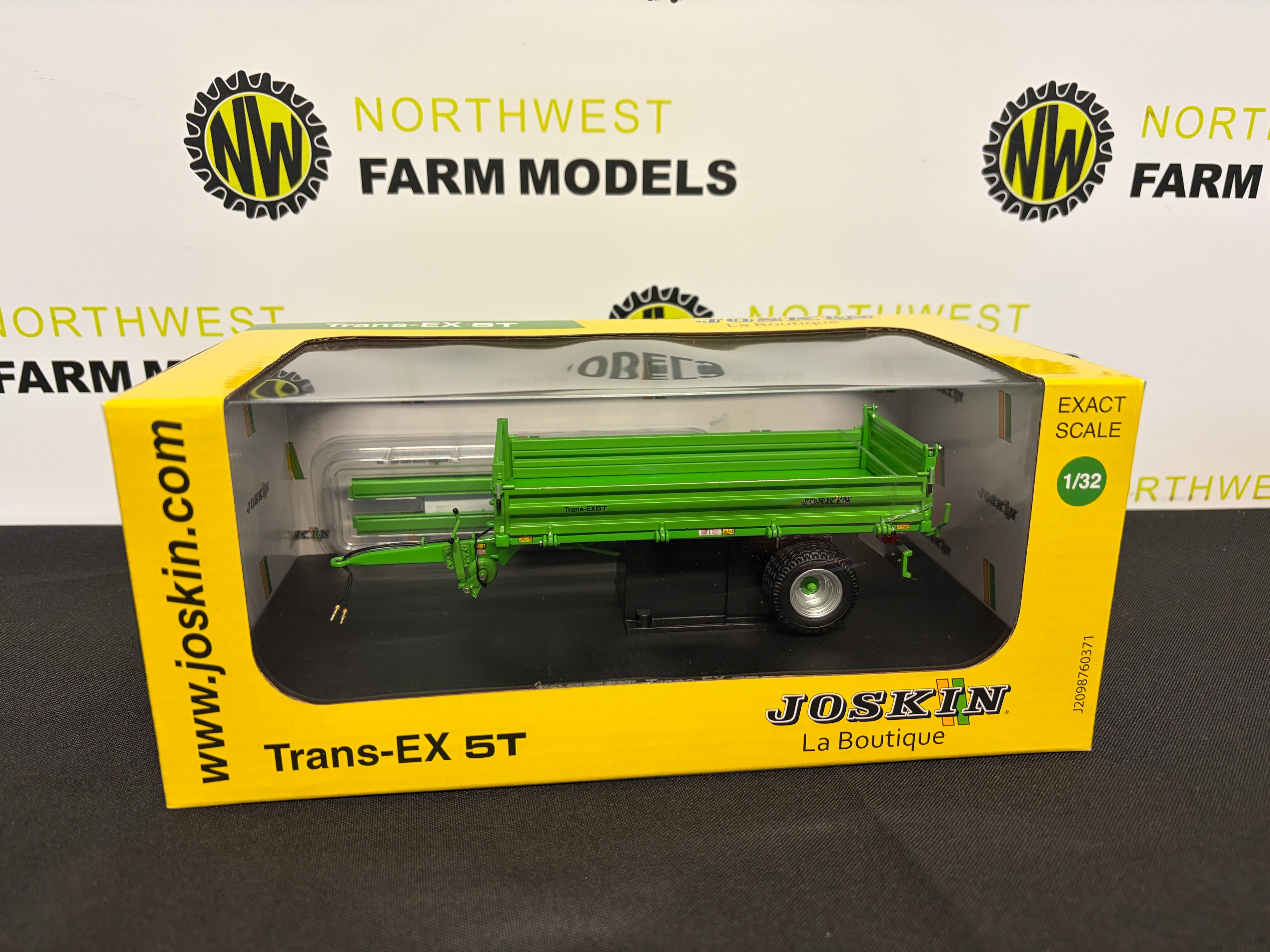 UNIVERSAL HOBBIES 6625 1:32 SCALE JOSKIN TRANS-EX 5T TRAILER