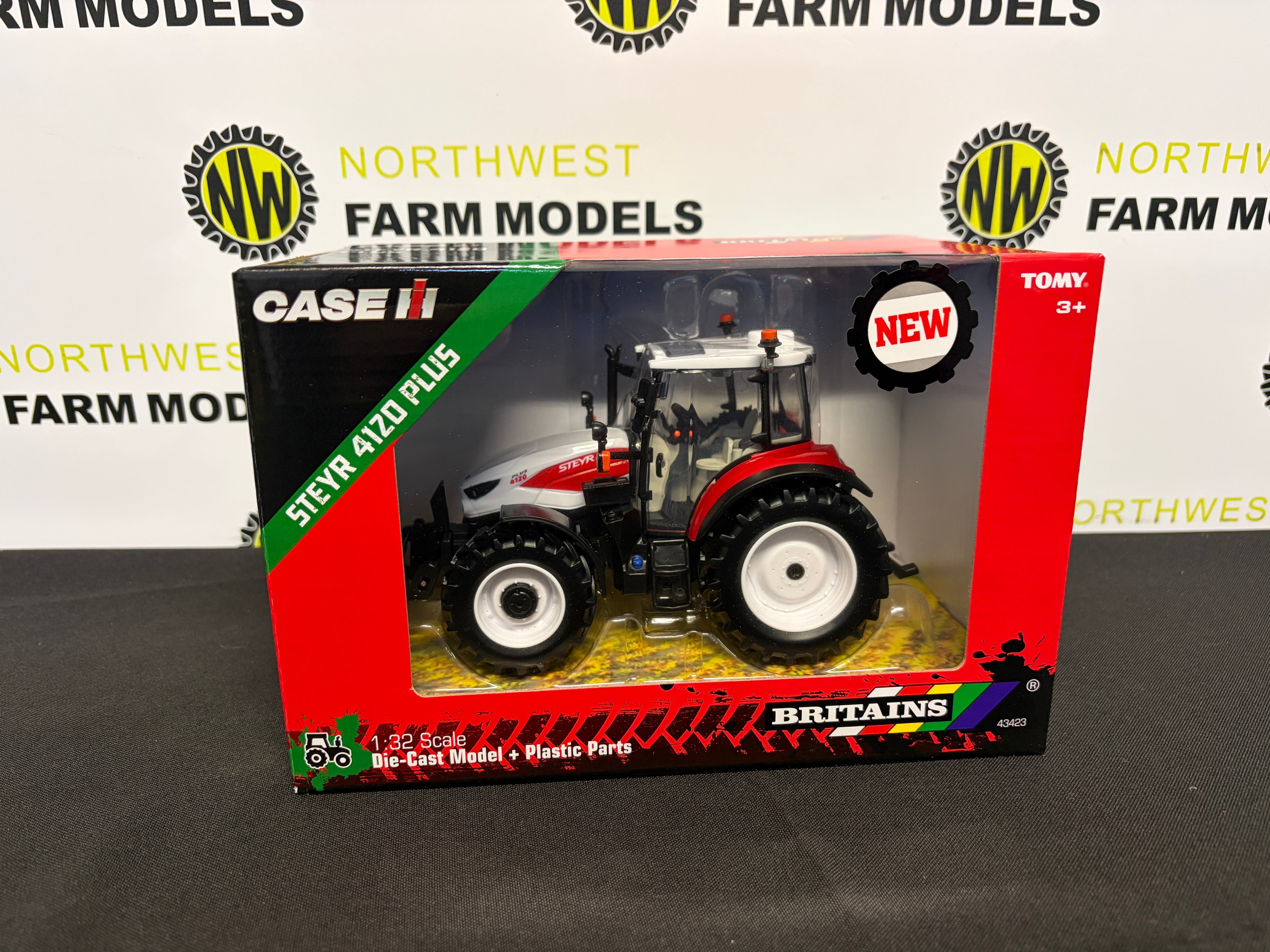 BRITAINS 43423 1:32 SCALE STEYR 4120 PLUS TRACTOR