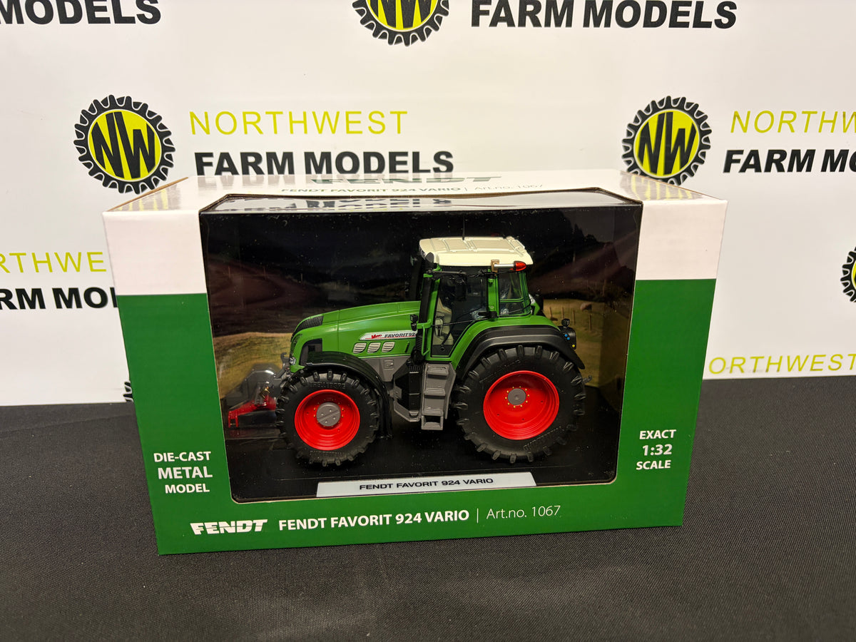 WEISE TOYS 1067 1:32 SCALE FENDT FAVORIT 924 VARIO GEN 2