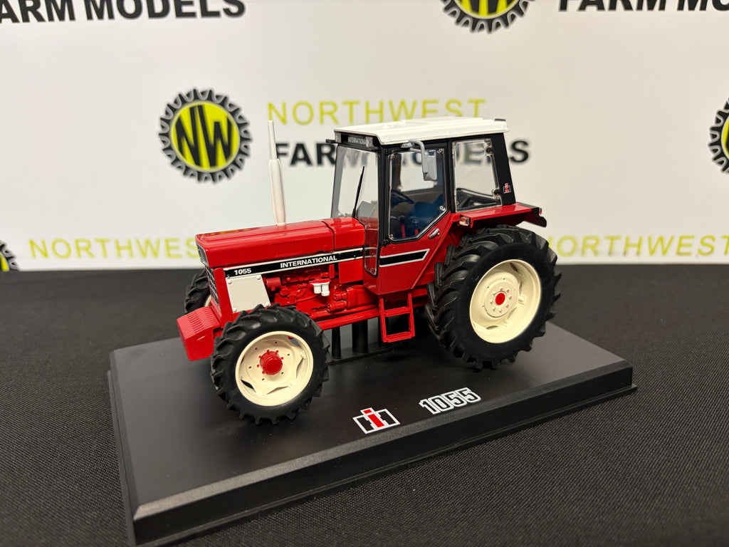 REPLICAGRI 063 1:32 SCALE INTERNATIONAL 1055 4WD TRACTOR