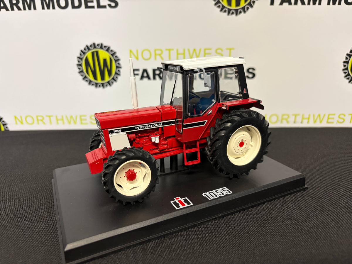 REPLICAGRI 063 1:32 SCALE INTERNATIONAL 1055 4WD TRACTOR
