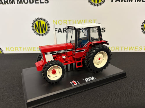 REPLICAGRI 063 1:32 SCALE INTERNATIONAL 1055 4WD TRACTOR