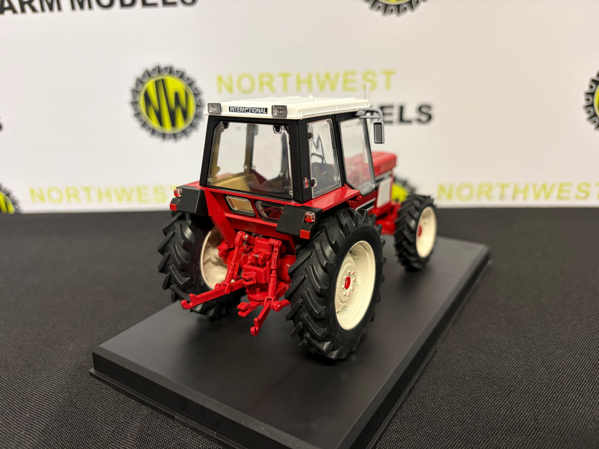 REPLICAGRI 063 1:32 SCALE INTERNATIONAL 1055 4WD TRACTOR