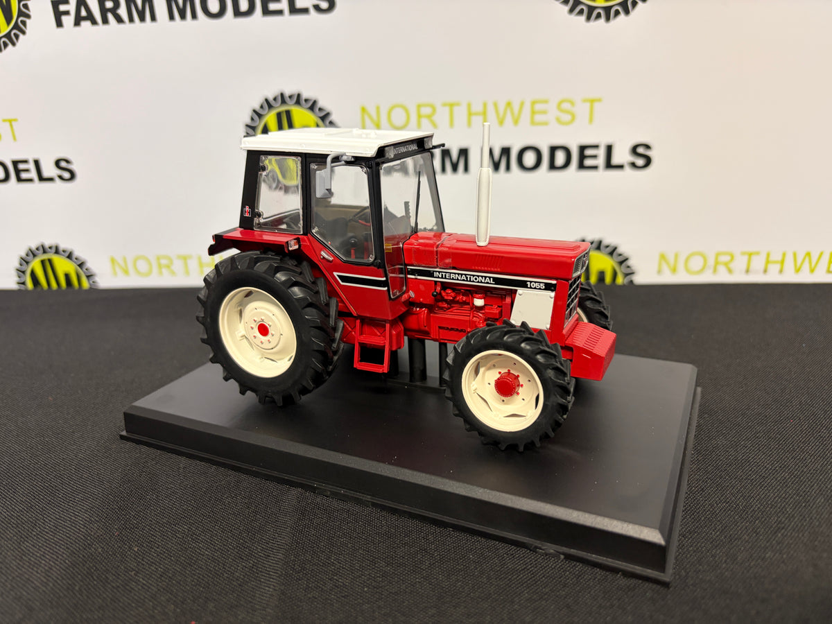 REPLICAGRI 063 1:32 SCALE INTERNATIONAL 1055 4WD TRACTOR