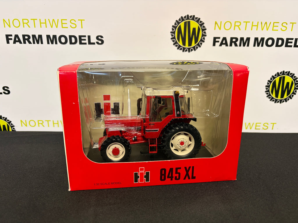 REPLICAGRI 060 1:32 SCALE INTERNATIONAL 845 XL4WD TRACTOR