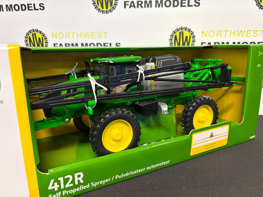 ERTL 47399 1:32 SCALE JOHN DEERE 412R SELF PROPELLED SPRAYER