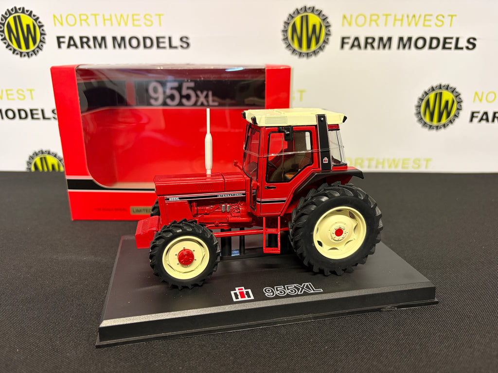 REPLICAGRI 247 1:32 SCALE INTERNATIONAL 955 XL 4WD TRACTOR