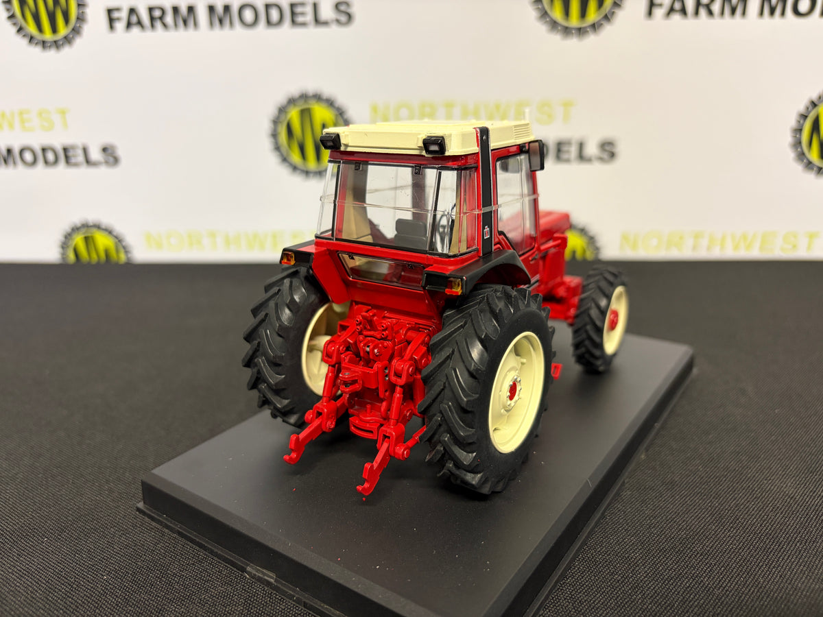 REPLICAGRI 247 1:32 SCALE INTERNATIONAL 955 XL 4WD TRACTOR