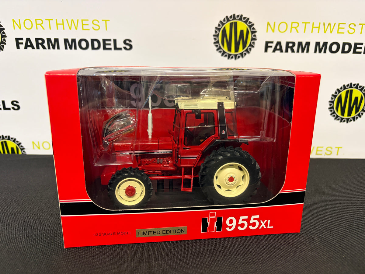 REPLICAGRI 247 1:32 SCALE INTERNATIONAL 955 XL 4WD TRACTOR