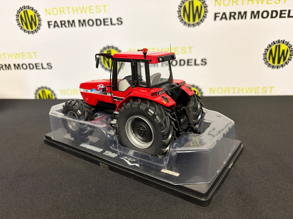 REPLICAGRI 136 1:32 SCALE CASE IH MAGNUM 7240 WITH FRONT AND REAR DUAL WHEELS