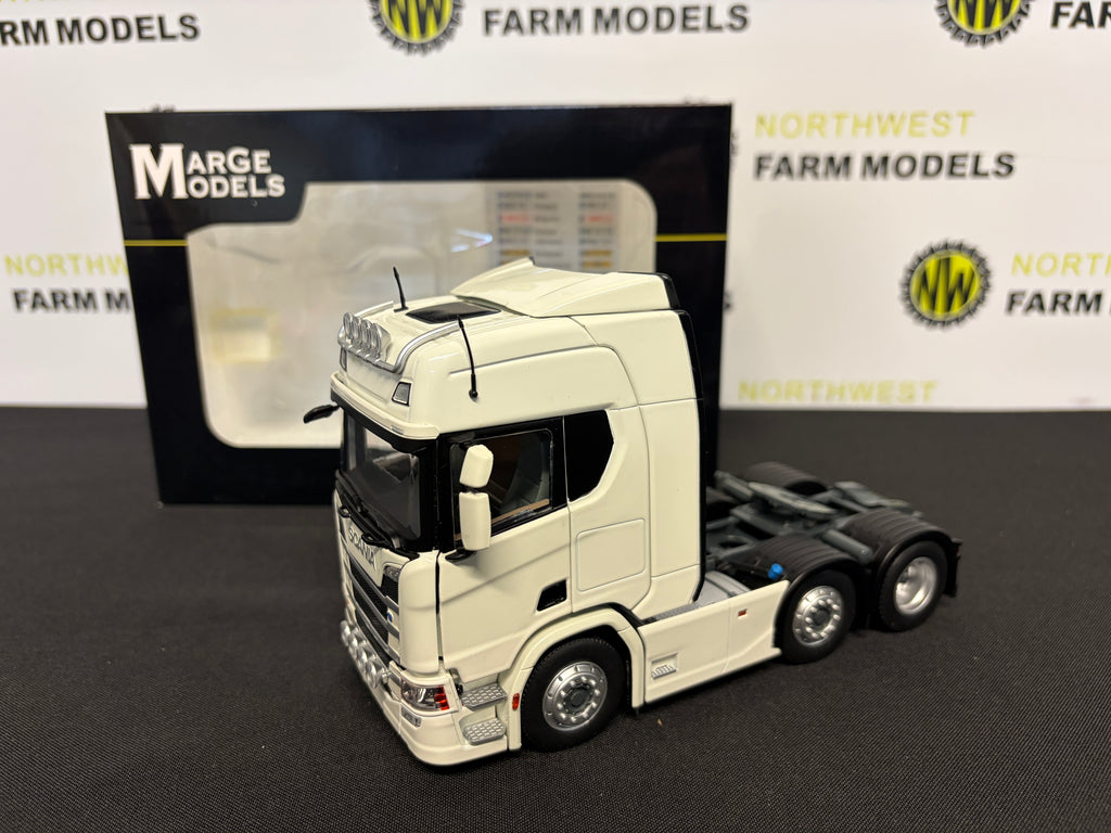 MARGE MODELS 2015-01 1:32 SCALE SCANIA R500 6X2 WHITE TRACTOR UNIT