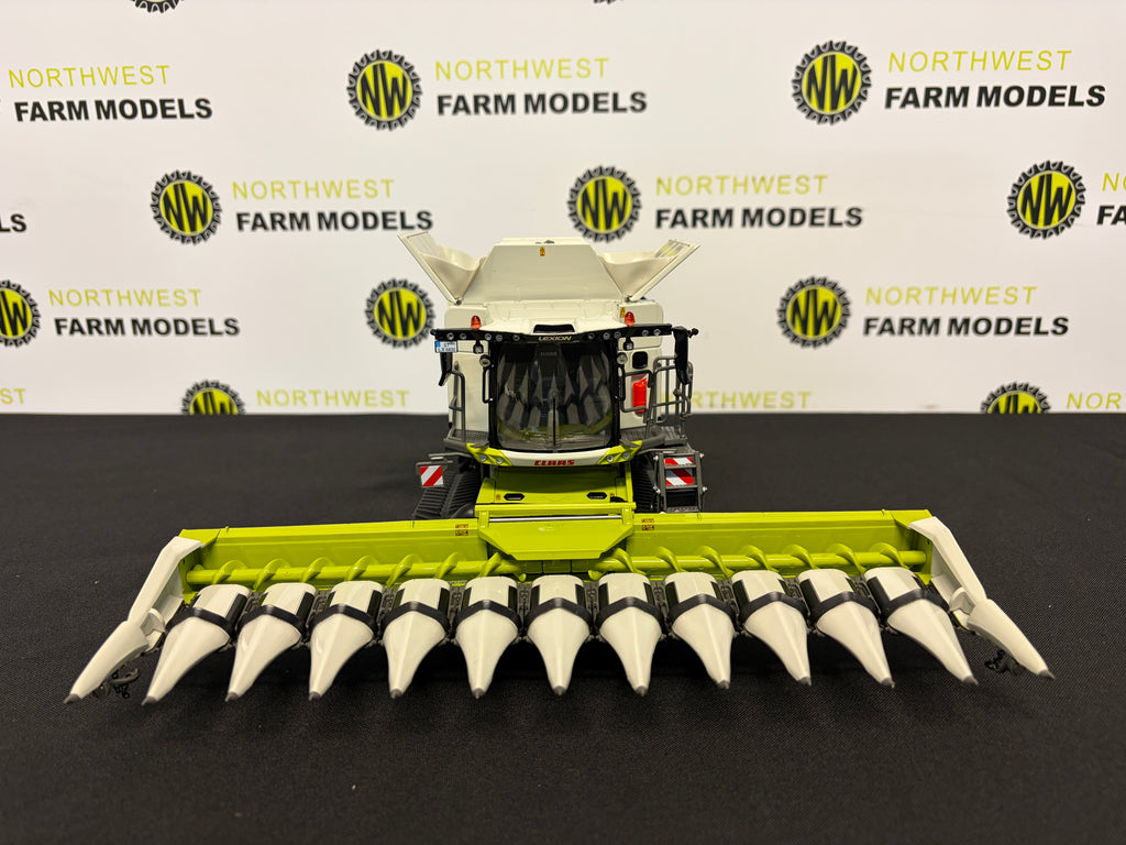 MARGE MODELS 2305 1:32 SCALE CLAAS LEXION 6800 TERRA TRAC AND CLAAS CORIO 1275C CONSPEED