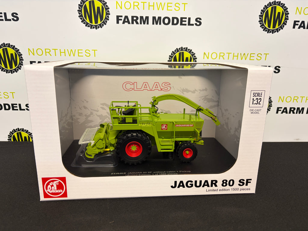 UNIVERSAL HOBBIES 6772 1:32 SCALE CLAAS JAGUAR 80 SF FORAGER WITH GRASS PICK UP HEADER