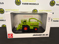 UNIVERSAL HOBBIES 6772 1:32 SCALE CLAAS JAGUAR 80 SF FORAGER WITH GRASS PICK UP HEADER