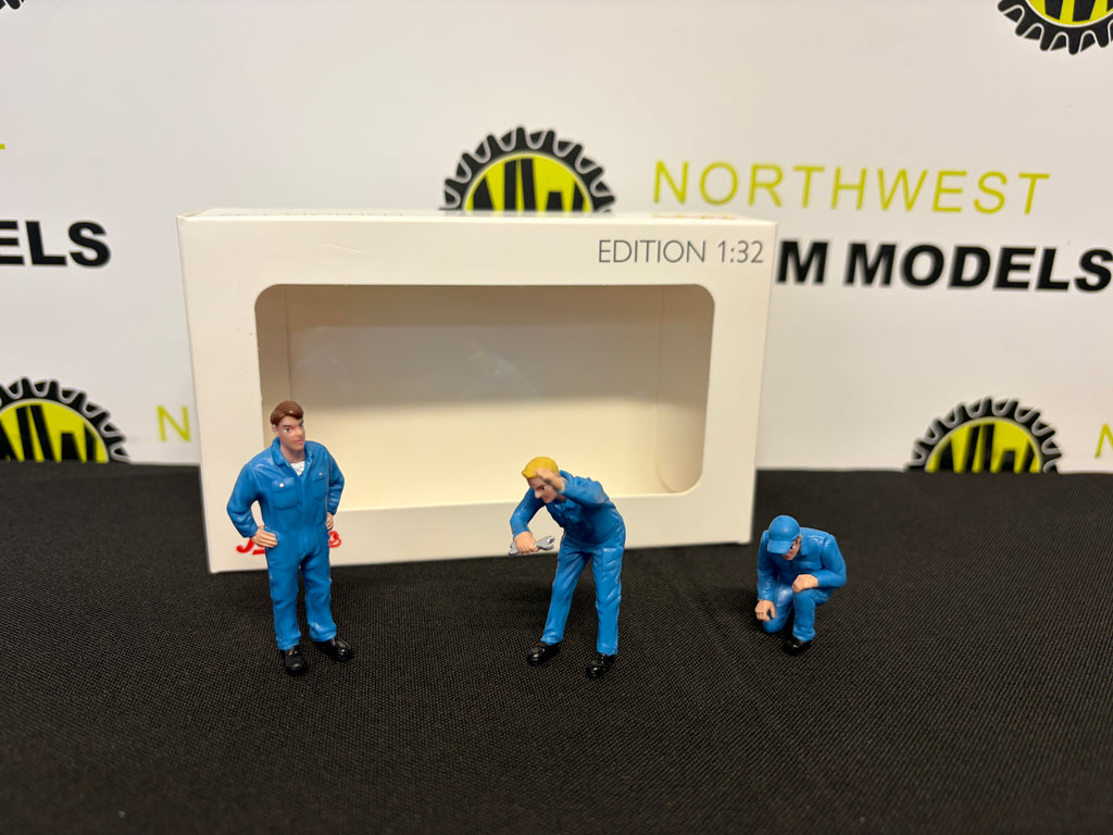 SCHUCO 1:32 SCALE 32U00022 MECHANIC FIGURE SET "FORTSCHRITT"