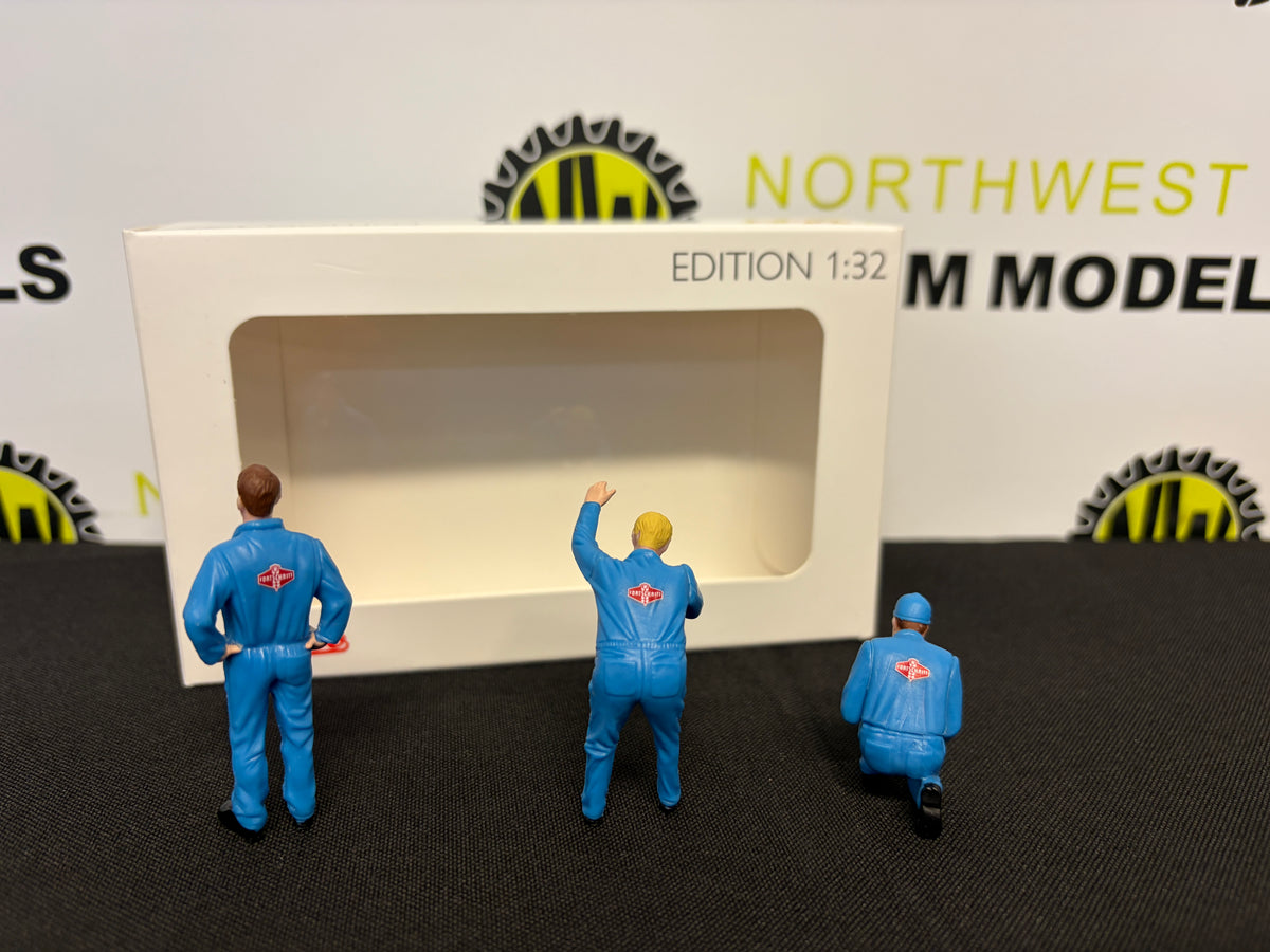 SCHUCO 1:32 SCALE 32U00022 MECHANIC FIGURE SET "FORTSCHRITT"