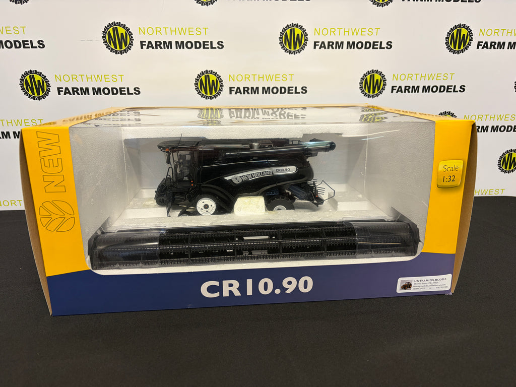 UNIVERSAL HOBBIES 1:32 SCALE NEW HOLLAND CR 10.90 COMBINE HARVESTER "BLACK EDITION"