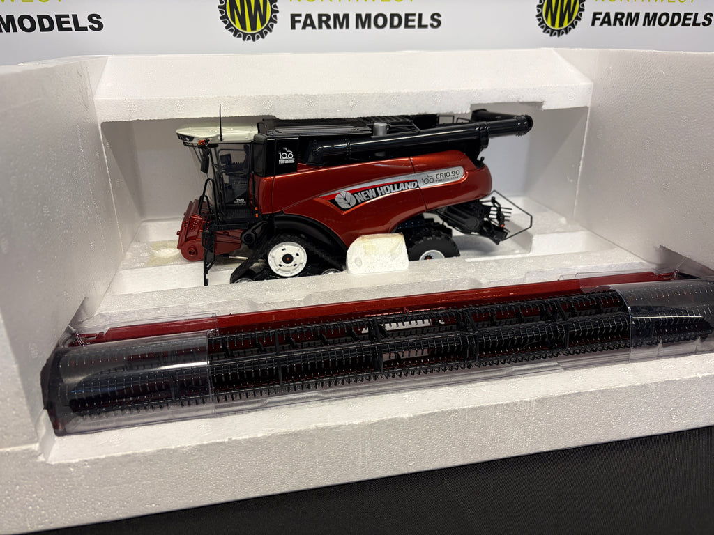 UNIVERSAL HOBBIES 1:32 SCALE NEW HOLLAND CR 10.90 COMBINE HARVESTER "100 YEARS CENTENARY EDITION"