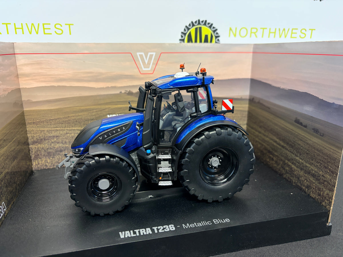 UNIVERSAL HOBBIES 7285 1:32 SCALE VALTRA T236 METALLIC BLUE TRACTOR