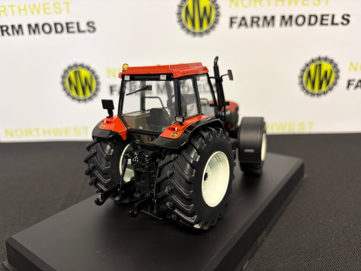 REPICAGRI 022 1:32 SCALE NEW HOLLAND M160 4WD TRACTOR