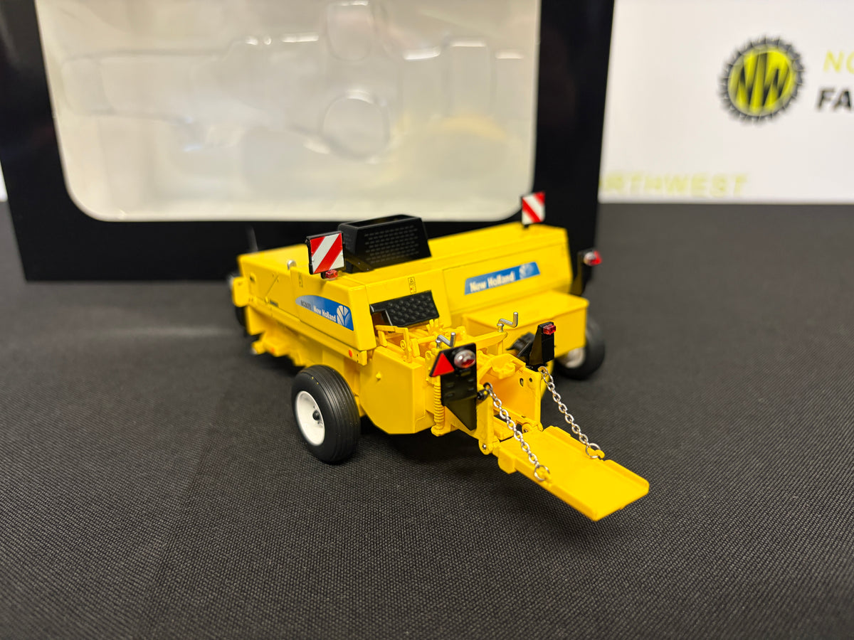 MARGE MODELS 2521 1:32 SCALE NEW HOLLAND BC5070 SMALL SQUARE BALER