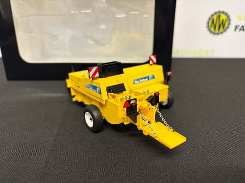MARGE MODELS 2521 1:32 SCALE NEW HOLLAND BC5070 SMALL SQUARE BALER