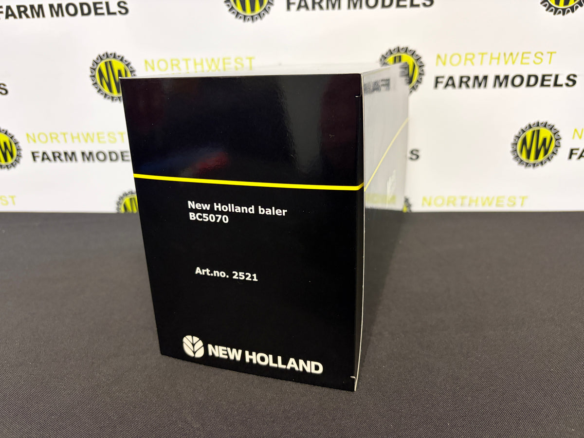 MARGE MODELS 2521 1:32 SCALE NEW HOLLAND BC5070 SMALL SQUARE BALER