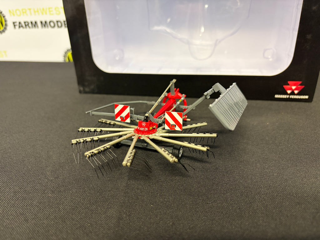 MARGE MODELS 2006 1:32 SCALE MASSEY FERGUSON RK 421 DN RAKE