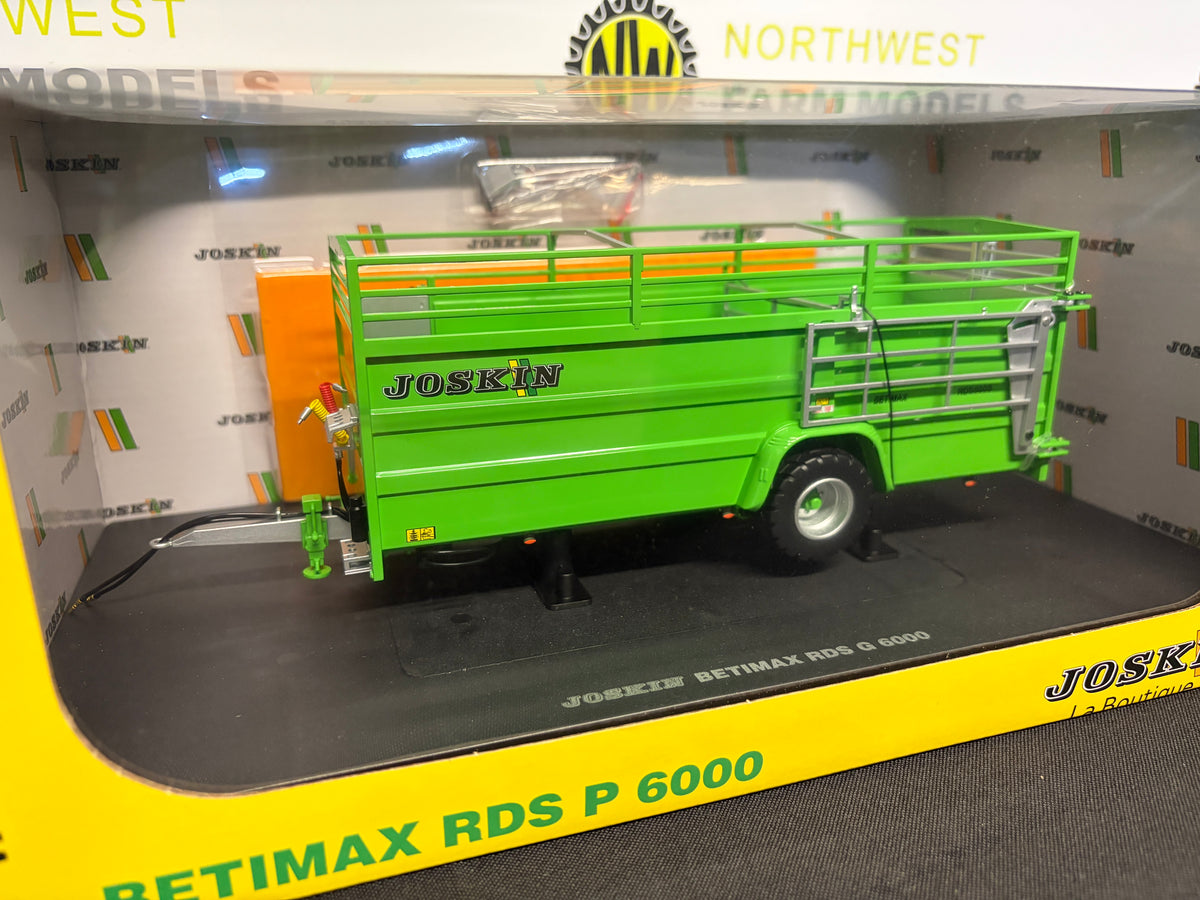 UNIVERSAL HOBBIES 6627 1:32 SCALE JOSKIN BETIMAX RDS P 6000 LIVESTOCK TRAILER