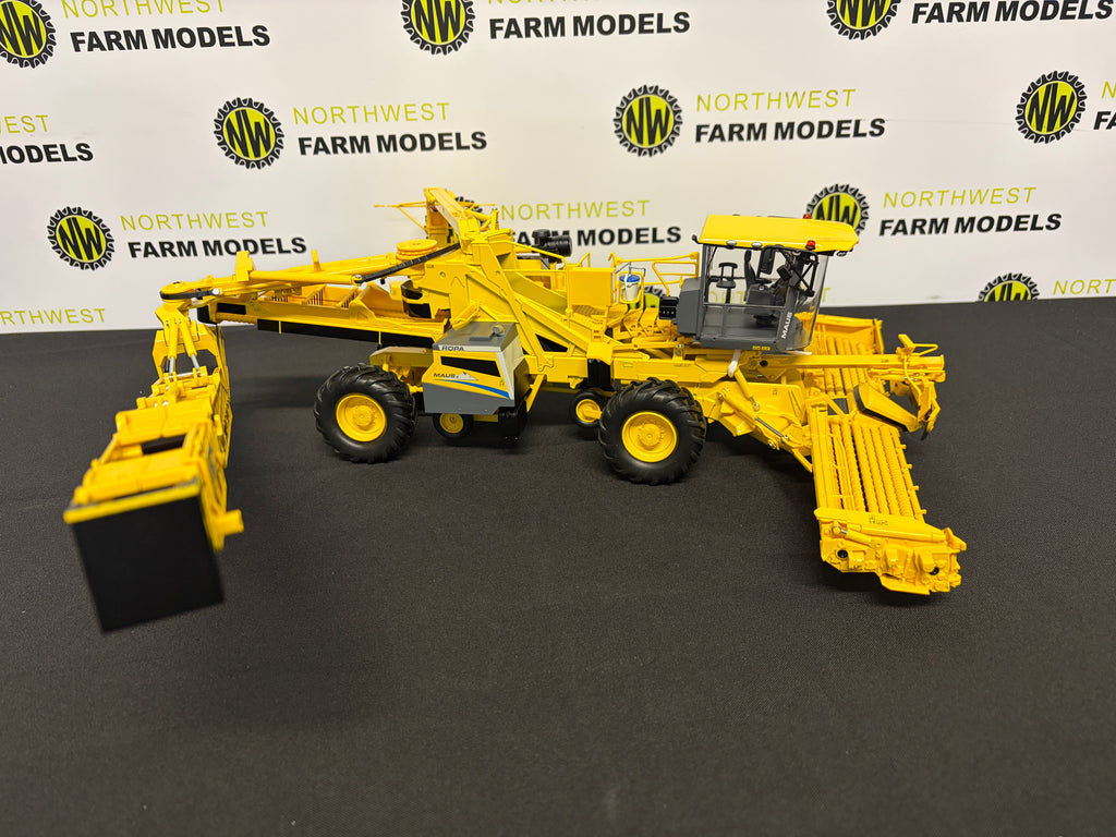 WIKING 013018300 1:32 SCALE ROPA MAUS 6 SUGAR BEET LOADER DEALER BOX