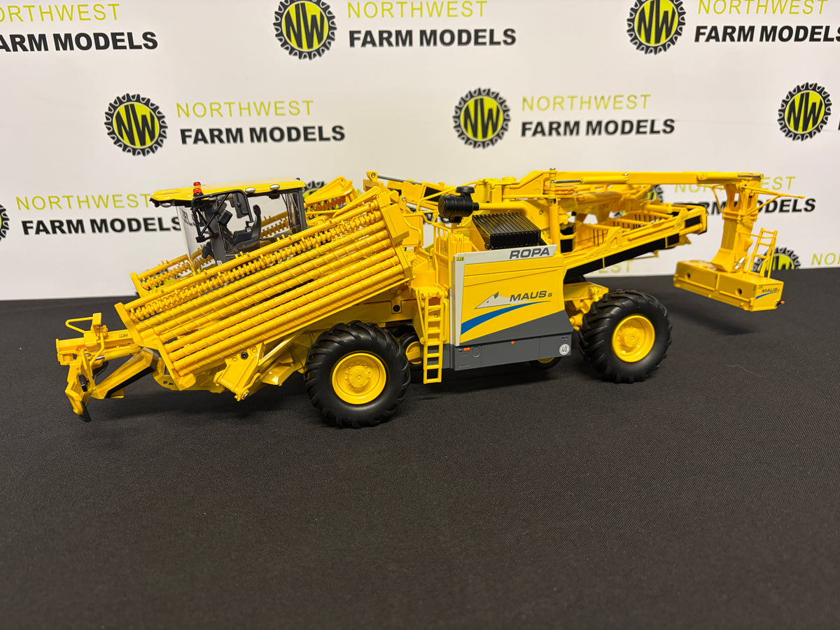 WIKING 013018300 1:32 SCALE ROPA MAUS 6 SUGAR BEET LOADER DEALER BOX