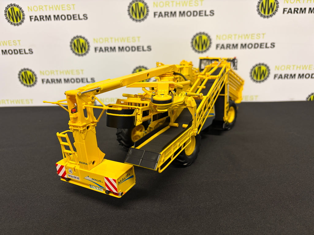 WIKING 013018300 1:32 SCALE ROPA MAUS 6 SUGAR BEET LOADER DEALER BOX