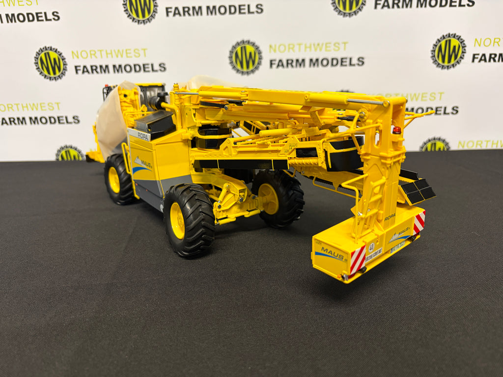 WIKING 013018300 1:32 SCALE ROPA MAUS 6 SUGAR BEET LOADER DEALER BOX