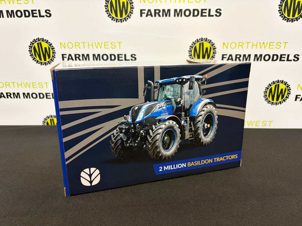 UNIVERSAL HOBBIES 6744 1:32 SCALE NEW HOLLAND T7.225 "2 MILLION BASILDON TRACTORS"