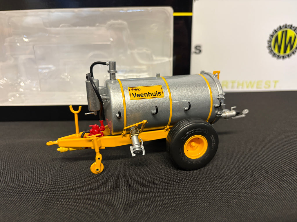 MARGE MODELS 2414 1:32 SCALE VEENHUIS POPULAIR 3200 LITRE SILVER TANKER