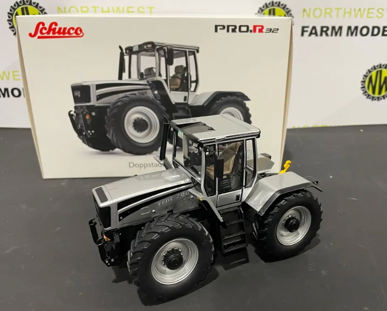 SCHUCO 450911200 1:32 SCALE DOPPSTADT TRAC 200 LIMITED EDITION