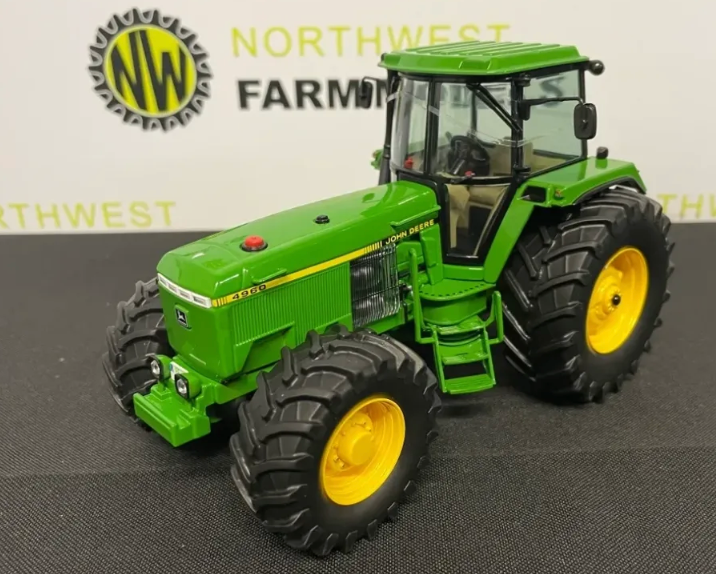 SCHUCO 450788900 1:32 SCALE JOHN DEERE 4960 4WD TRACTOR
