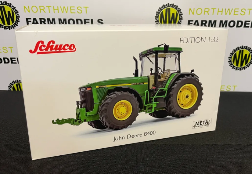 SCHUCO 1:32 SCALE 450787500 JOHN DEERE 8400 WITH FRONT LINKS
