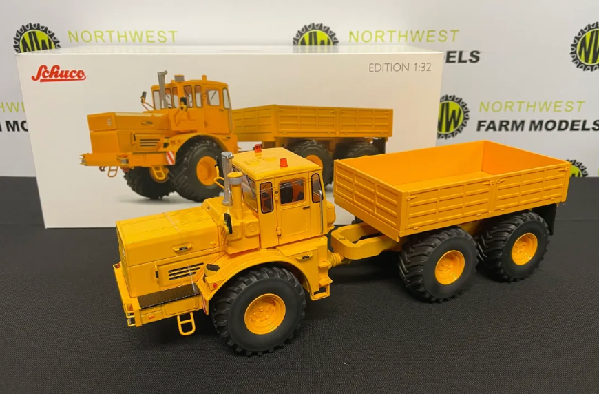 SCHUCO 450770800 1:32 SCALE KIROVETS K-700 T TRANSPORTER - YELLOW