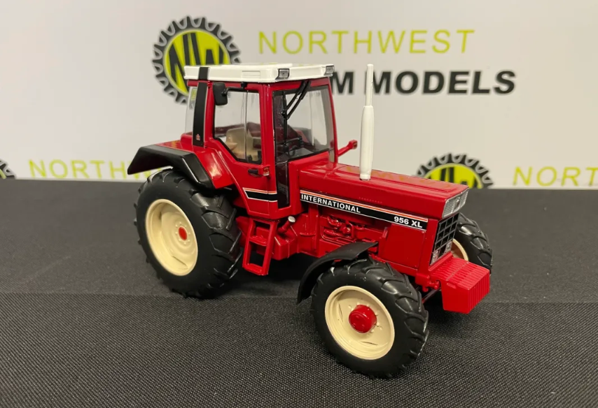 SCHUCO 1:32 SCALE INTERNATIONAL 956 XL