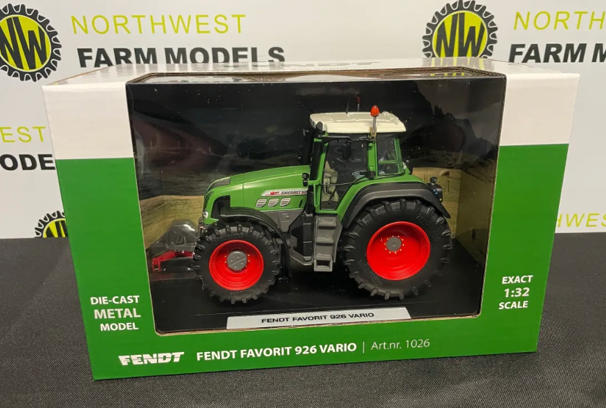 WEISE TOYS 1026 1:32 SCALE FENDT 926 VARIO GENRATION 2 (1999-2002)