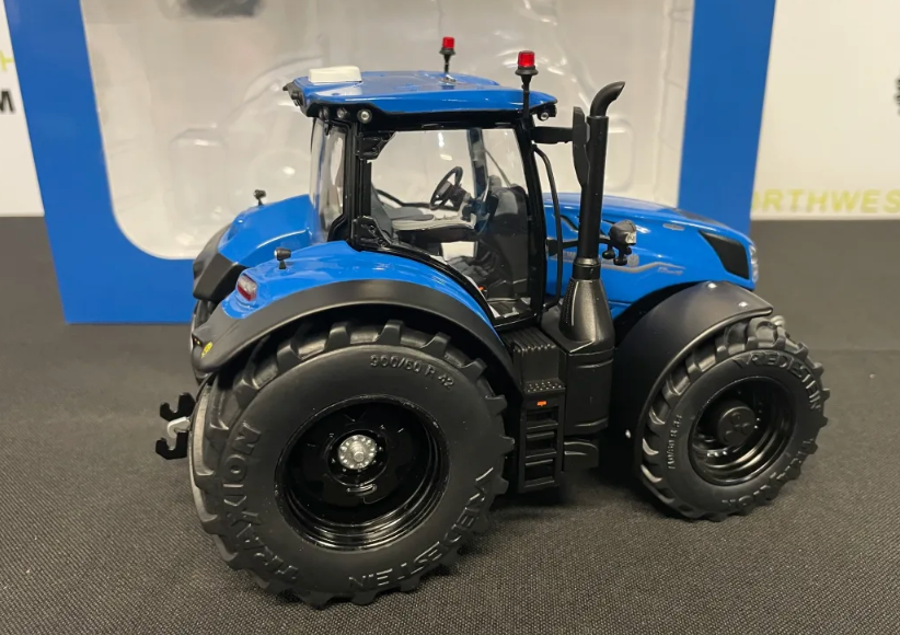 MARGE MODELS 2405 1:32 SCALE NEW HOLLAND T7.340 BLUE WITH BLACK RIMS LIMITED EDITION