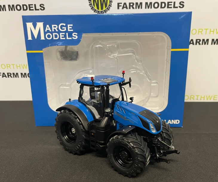 MARGE MODELS 2405 1:32 SCALE NEW HOLLAND T7.340 BLUE WITH BLACK RIMS LIMITED EDITION