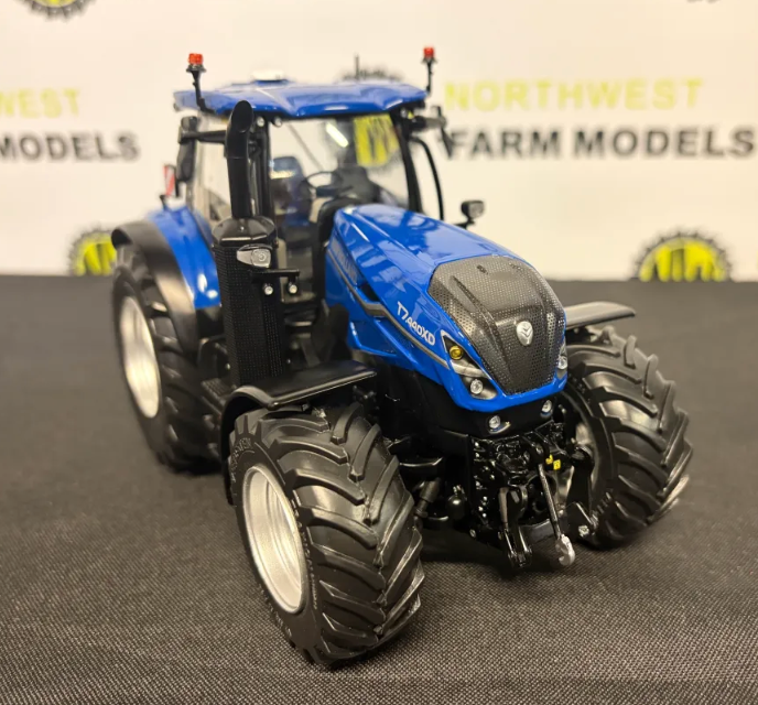 MARGE MODELS 2517 1:32 SCALE NEW HOLLAND T7.440XD DYNAMIC BLUE TRACTOR